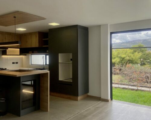 Modern Comforts And Tranquil Living 4 Bedroom Gem In Chaullabamba (20)