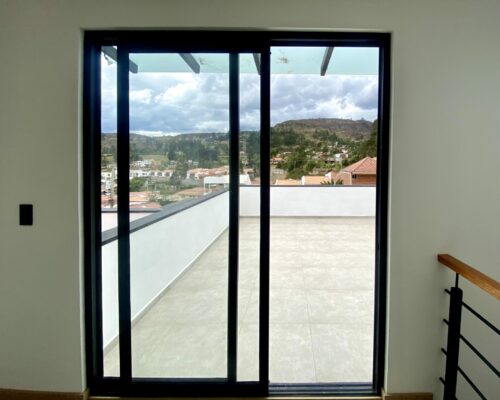 Modern Comforts And Tranquil Living 4 Bedroom Gem In Chaullabamba (25)