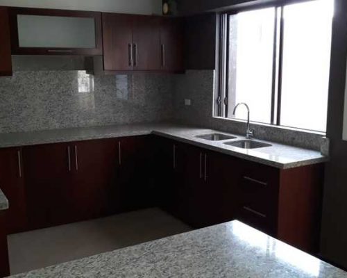 New Houses For Sale In Sector Ucumbamba Kitchen
