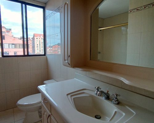 Oversized 3BDR Apartment in Gringolandia with Several Views - Bathroom