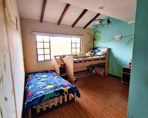 Serene Living Near El Paraiso Park 4 Bedroom House For Sale (7)