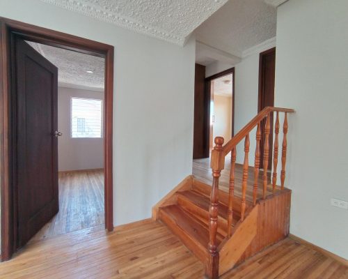 Spacious 4BDR Home with Green Area in Popular Neighborhood -21