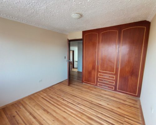 Spacious 4BDR Home with Green Area in Popular Neighborhood -26