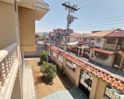 Spacious 4BDR Home with Green Area in Popular Neighborhood -32