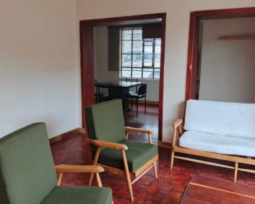 Spacious 6 Bedroom Home With Large Yard & Parking 12