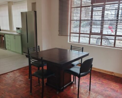 Spacious 6 Bedroom Home With Large Yard & Parking 13