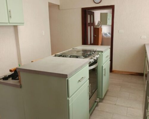 Spacious 6 Bedroom Home With Large Yard & Parking 17