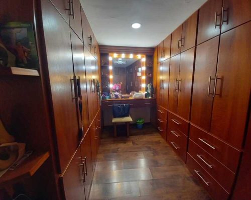 Spacious House For Sale In Downtown Cuenca - Closet 2