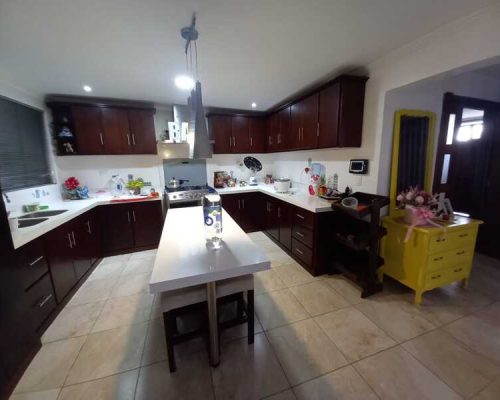 Spacious House For Sale In Downtown Cuenca - Kitchen