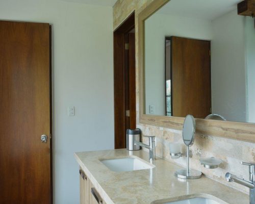 Stunning 4BDR Home in Exclusive Hacienda El Alamo - Bathroom