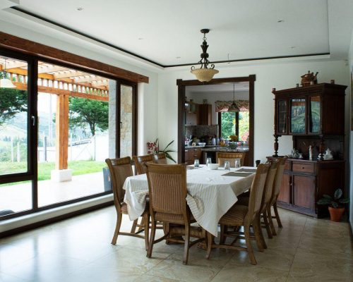 Stunning 4BDR Home in Exclusive Hacienda El Alamo - Dinningroom