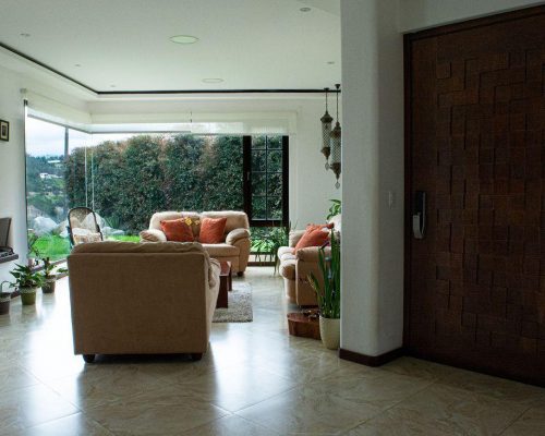 Stunning 4BDR Home in Exclusive Hacienda El Alamo - Livingroom