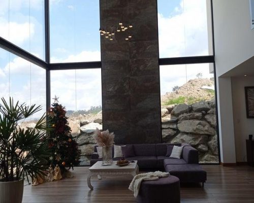 Stunning 4BRD Modern House in Turi with Panoramic Views of the City - living