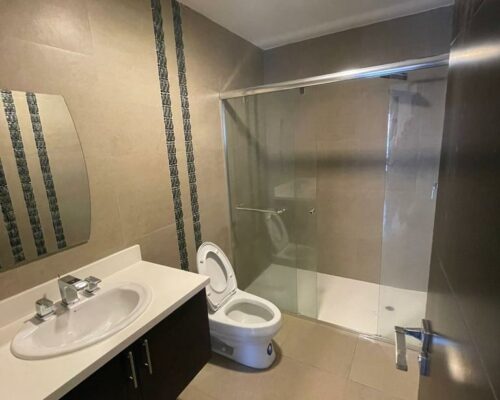 Stunning Furnished 2 BDR Apartment in Upscale Location.- 13