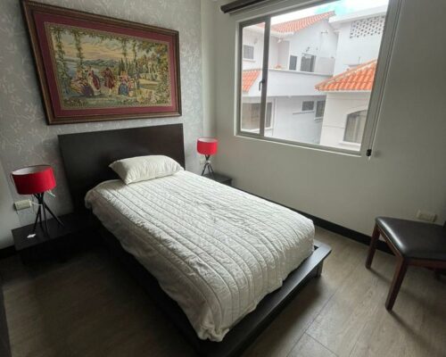 Stunning Furnished 2 BDR Apartment in Upscale Location.- 9