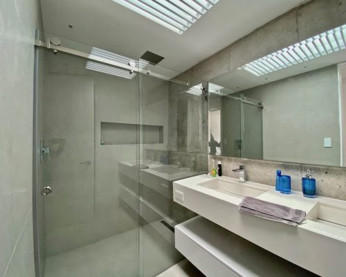Ultra-modern 5 BDR House in Countryside bathroom22