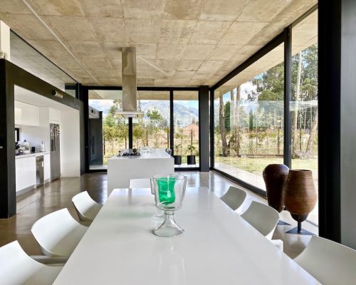 Ultra-modern 5 BDR House in Countryside dinning 2