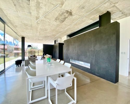 Ultra-modern 5 BDR House in Countryside dinning