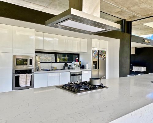 Ultra-modern 5 BDR House in Countryside kitchen